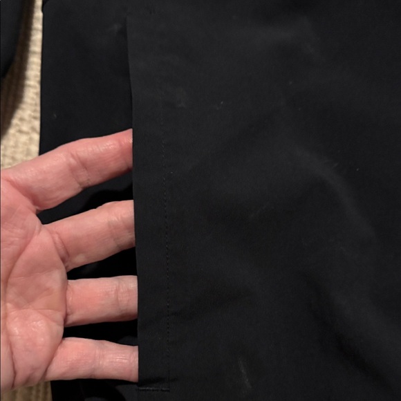 Under Armour Women's Black Windbreaker Jacket - Picture 5 of 9